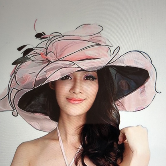 June’s Young Pink/Black Hat